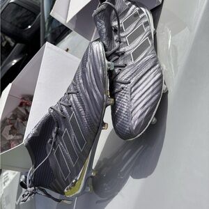 Men's 11.5 Adidas ACE 17.1
Magnetic Control FG Soccer
Cleats Silver Metallic